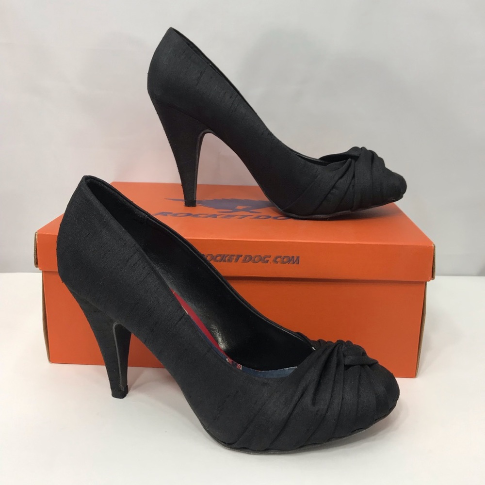 Rocket dog Black Thai Silk Heels Size 8M